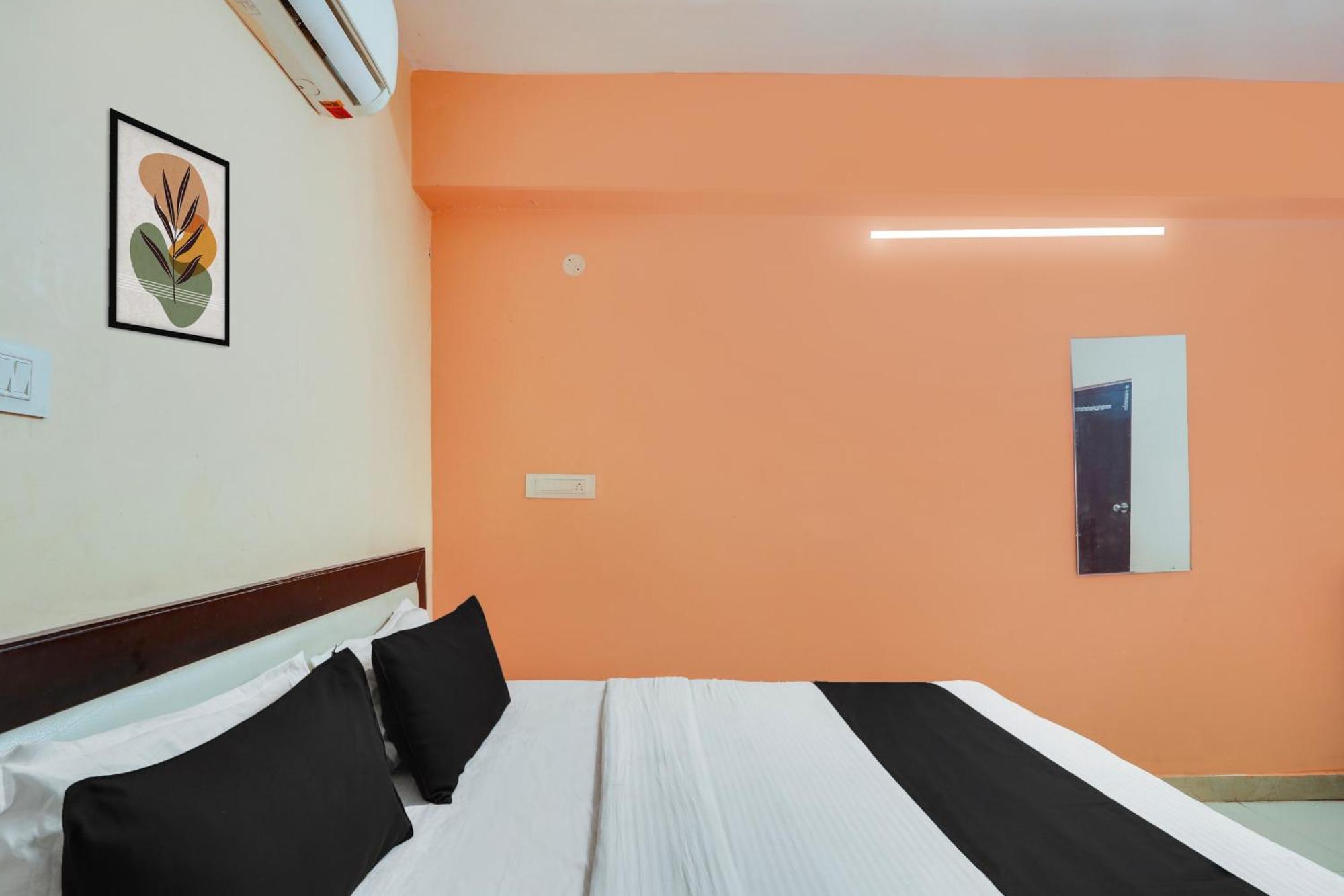 Hotel O Grand Hotel And Lodge Sangareddy Ngoại thất bức ảnh