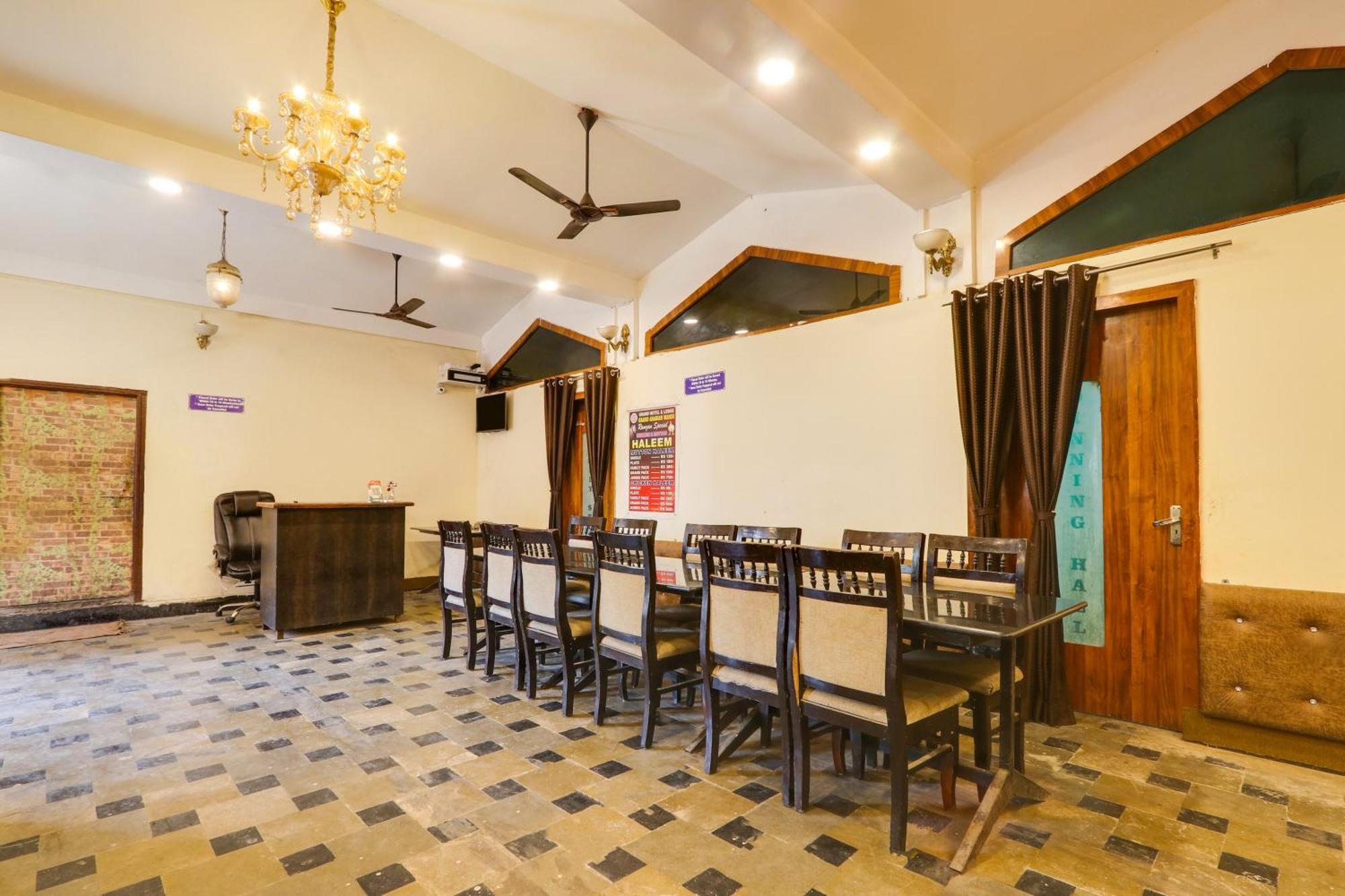 Hotel O Grand Hotel And Lodge Sangareddy Ngoại thất bức ảnh