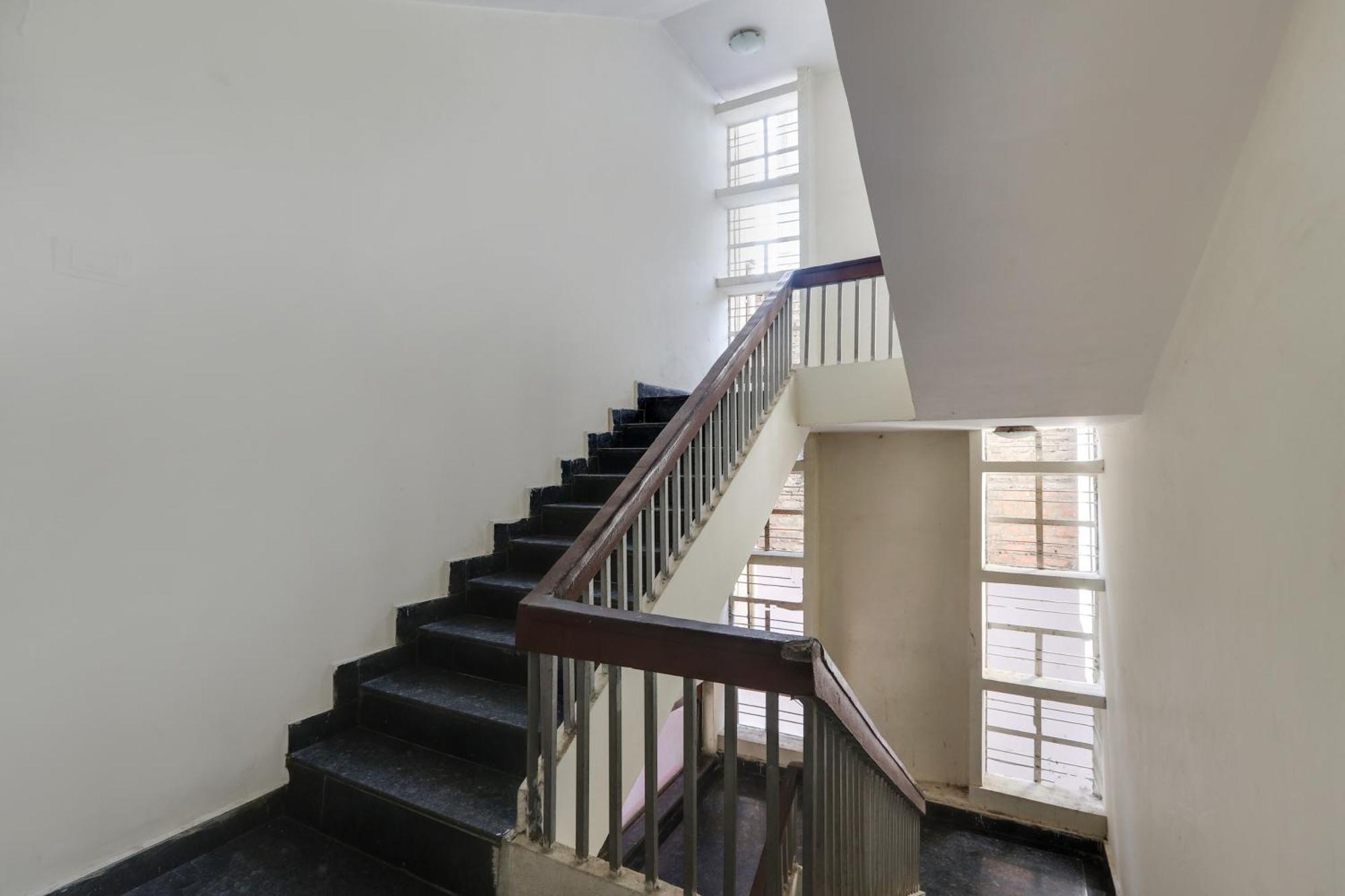 Hotel O Grand Hotel And Lodge Sangareddy Ngoại thất bức ảnh